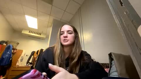 oliviaaraee online show from 02-04-26, 04:24