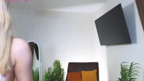 Olivia online show from 04-04-26, 02:10