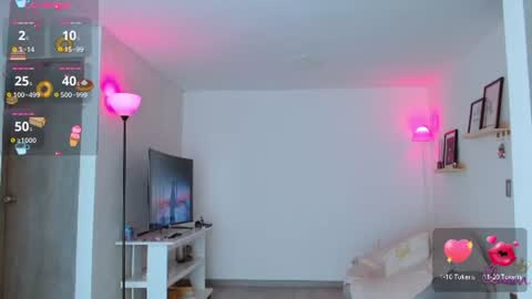 Snapshot of oliviabran_ chatting on 06-23-26, 03:43 Olivia Bram online show from 06-23-26, 03:43