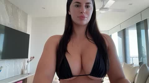 Olivia Brookes online show from 10-02-25, 09:11