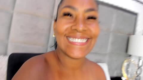 Snapshot of oliviaburningmilf chatting on 01-20-25, 10:37 Olivia Burning online show from 01-20-25, 10:37