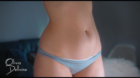 Olivia online show from 11-18-25, 01:44