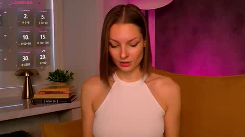 Snapshot of oliviaduvall chatting on 10-19-25, 04:13 Miss Olivia Duvall online show from 10-19-25, 04:13