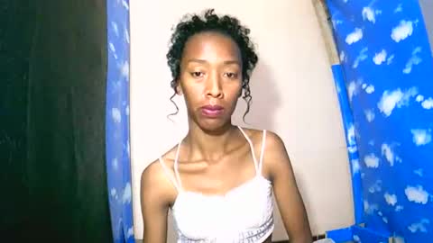 oliviah27 online show from 10-01-25, 07:31