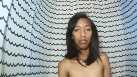 oliviah27 online show from 11-08-25, 09:09