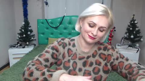 OliviaHorst online show from 12-25-24, 04:00