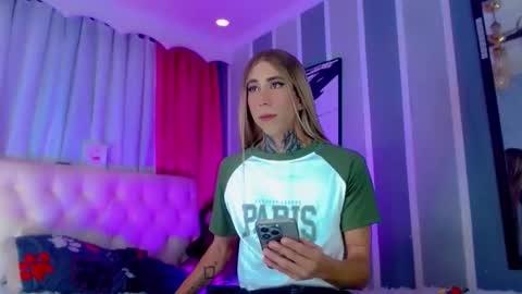 oliviahot01 online show from 04-21-26, 02:51