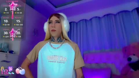 Snapshot of oliviahot01 chatting on 07-18-26, 01:32 oliviahot01 online show from 07-18-26, 01:32