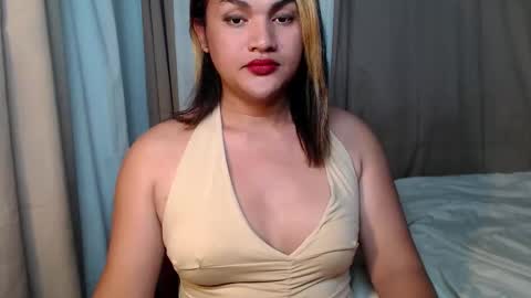 oliviahot22 online show from 10-10-25, 09:41