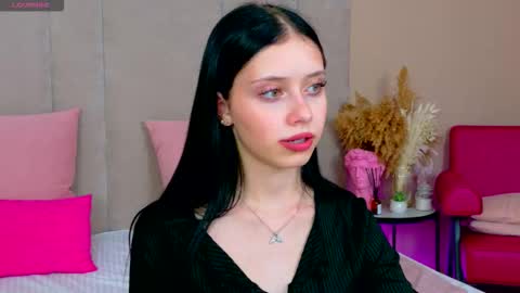 Snapshot of oliviakindes chatting on 09-11-25, 05:35 Olivia online show from 09-11-25, 05:35