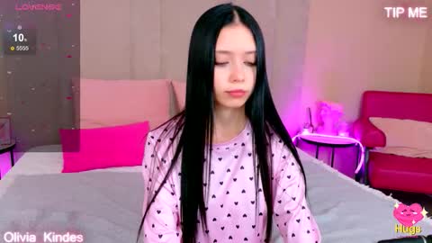 Snapshot of oliviakindes chatting on 10-15-25, 05:24 Olivia online show from 10-15-25, 05:24