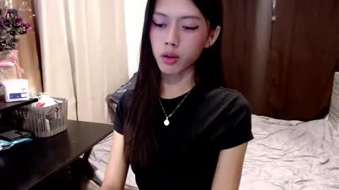 Snapshot of oliviaknightx chatting on 11-17-25, 03:40 oliviaknightx online show from 11-17-25, 03:40