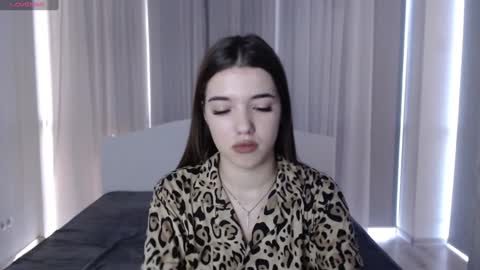 Olivia online show from 01-05-25, 02:30