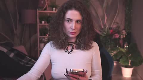 Snapshot of oliviamcclean chatting on 02-18-26, 08:38 Liv online show from 02-18-26, 08:38