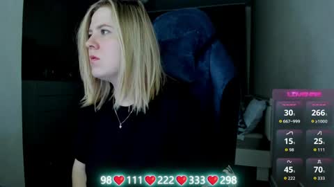 Snapshot of oliviamunk chatting on 04-26-26, 03:37 . online show from 04-26-26, 03:37