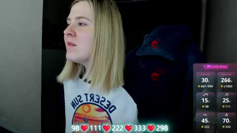 Snapshot of oliviamunk chatting on 05-01-26, 04:39 . online show from 05-01-26, 04:39