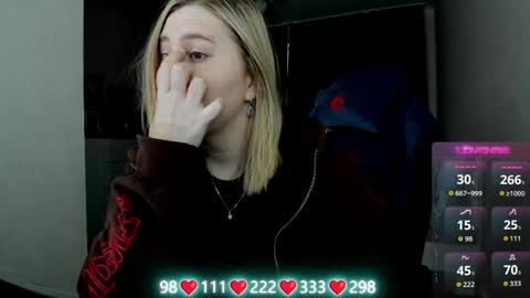 Snapshot of oliviamunk chatting on 05-09-26, 03:56 . online show from 05-09-26, 03:56