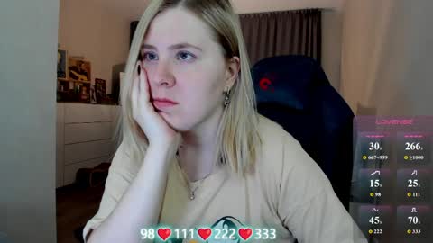 Snapshot of oliviamunk chatting on 05-26-26, 03:57 . online show from 05-26-26, 03:57