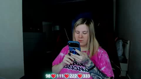 Snapshot of oliviamunk chatting on 05-29-26, 05:05 . online show from 05-29-26, 05:05