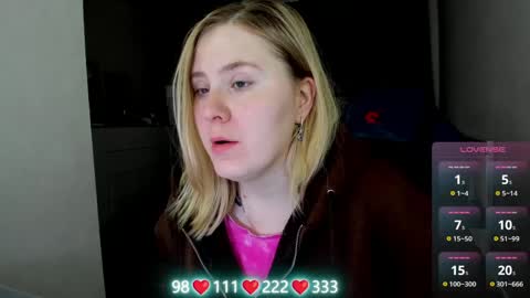 Snapshot of oliviamunk chatting on 05-31-26, 03:58 . online show from 05-31-26, 03:58