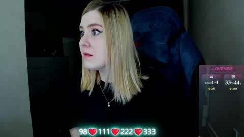 Snapshot of oliviamunk chatting on 06-04-26, 05:02 . online show from 06-04-26, 05:02