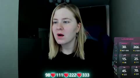 Snapshot of oliviamunk chatting on 06-05-26, 04:08 . online show from 06-05-26, 04:08