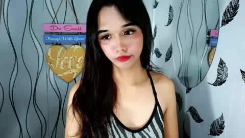 Snapshot of olivianiczxasshieerrraa6 chatting on 05-27-26, 06:16 NICOLE online show from 05-27-26, 06:16