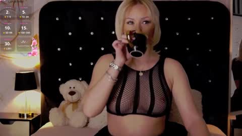 Olivia online show from 01-23-25, 04:52