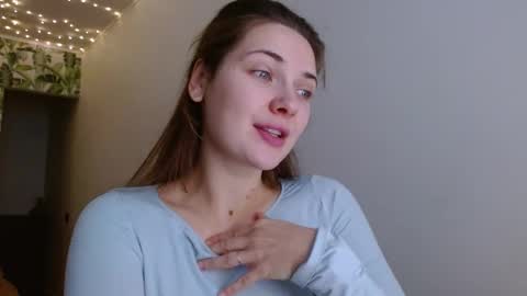 Snapshot of oliviashiny chatting on 12-16-24, 05:38 Olivia online show from 12-16-24, 05:38