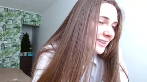 Snapshot of oliviashiny chatting on 01-04-25, 09:10 Olivia online show from 01-04-25, 09:10