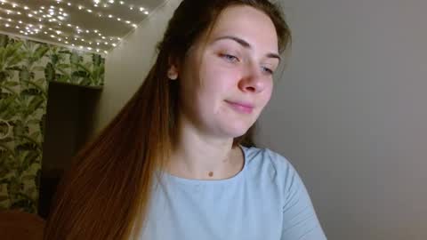Snapshot of oliviashiny chatting on 01-08-25, 05:16 Olivia online show from 01-08-25, 05:16