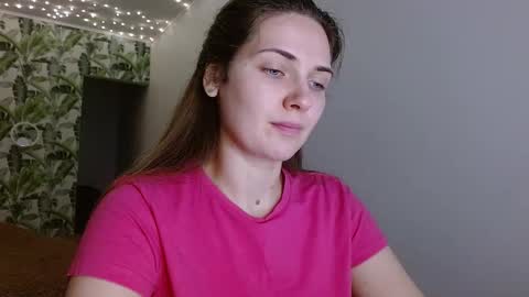 Snapshot of oliviashiny chatting on 01-11-25, 05:31 Olivia online show from 01-11-25, 05:31