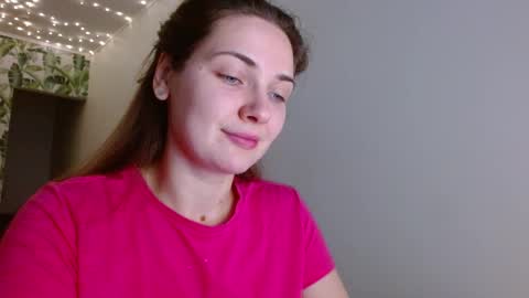 Snapshot of oliviashiny chatting on 01-13-25, 05:23 Olivia online show from 01-13-25, 05:23