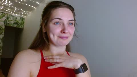 Snapshot of oliviashiny chatting on 01-17-25, 05:32 Olivia online show from 01-17-25, 05:32