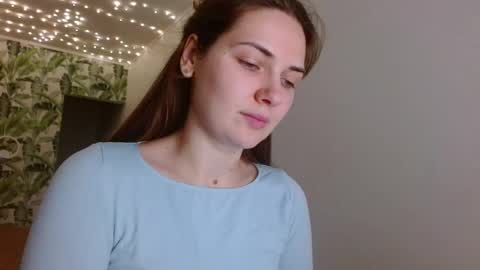 Snapshot of oliviashiny chatting on 01-18-25, 05:20 Olivia online show from 01-18-25, 05:20