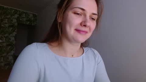 Snapshot of oliviashiny chatting on 01-28-25, 05:32 Olivia online show from 01-28-25, 05:32
