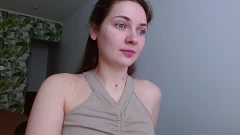 Snapshot of oliviashiny chatting on 02-09-25, 05:29 Olivia online show from 02-09-25, 05:29