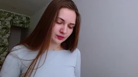 Snapshot of oliviashiny chatting on 02-10-25, 05:36 Olivia online show from 02-10-25, 05:36
