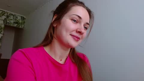 Snapshot of oliviashiny chatting on 02-13-25, 05:37 Olivia online show from 02-13-25, 05:37