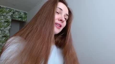 Snapshot of oliviashiny chatting on 02-16-25, 05:26 Olivia online show from 02-16-25, 05:26
