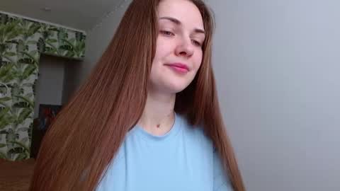 Snapshot of oliviashiny chatting on 02-20-25, 05:23 Olivia online show from 02-20-25, 05:23