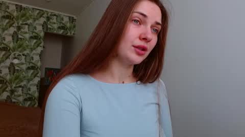 Snapshot of oliviashiny chatting on 02-22-25, 05:23 Olivia online show from 02-22-25, 05:23