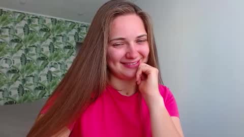 Snapshot of oliviashiny chatting on 09-09-25, 04:34 Olivia online show from 09-09-25, 04:34