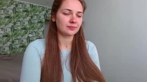 Snapshot of oliviashiny chatting on 09-11-25, 04:45 Olivia online show from 09-11-25, 04:45
