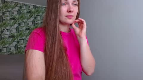 Snapshot of oliviashiny chatting on 09-30-25, 04:39 Olivia online show from 09-30-25, 04:39