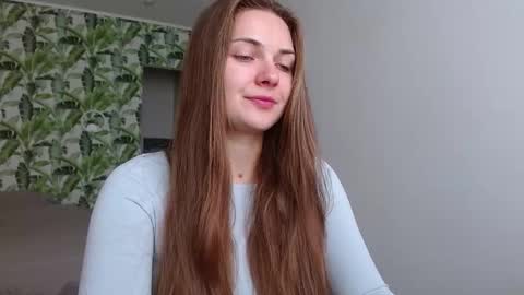Snapshot of oliviashiny chatting on 10-04-25, 04:32 Olivia online show from 10-04-25, 04:32