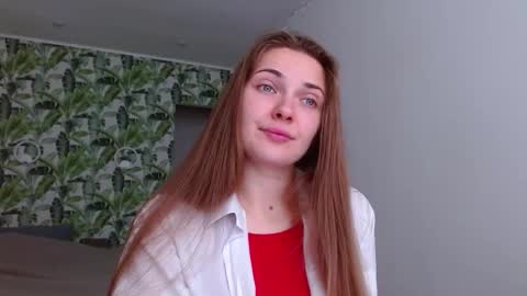 Snapshot of oliviashiny chatting on 10-08-25, 04:32 Olivia online show from 10-08-25, 04:32