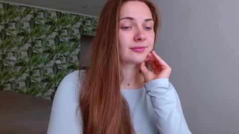 Snapshot of oliviashiny chatting on 10-09-25, 04:43 Olivia online show from 10-09-25, 04:43