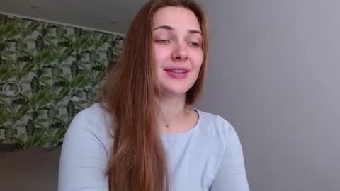 Snapshot of oliviashiny chatting on 10-17-25, 04:48 Olivia online show from 10-17-25, 04:48
