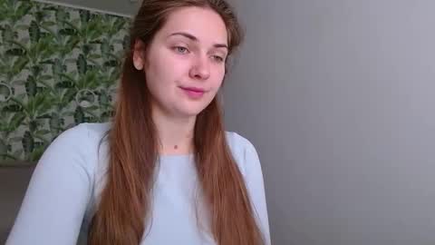 Snapshot of oliviashiny chatting on 10-19-25, 04:24 Olivia online show from 10-19-25, 04:24